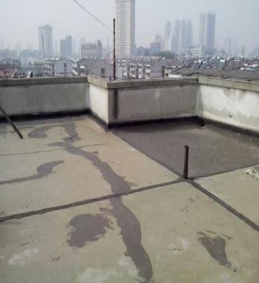 平桥漏水维修 楼顶漏水是什么原因，楼顶漏水维修方法是什么?